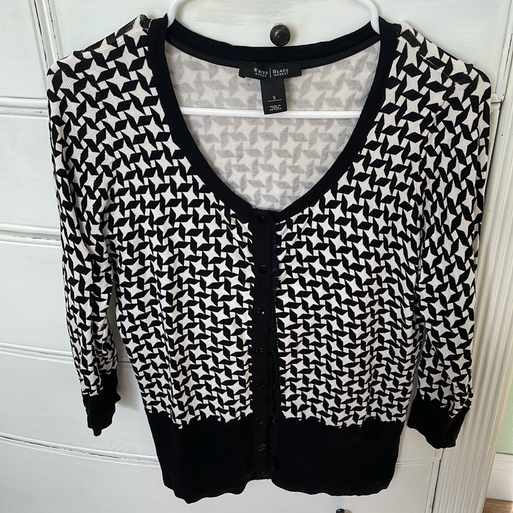 Super cute black and white sweater